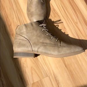 Chelsea Boot size 12W but fits like an 11.